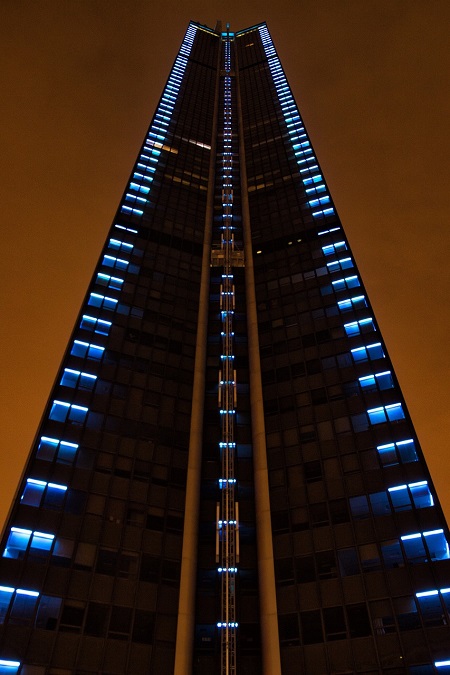 Montparnasse-Turm Froschperspektive